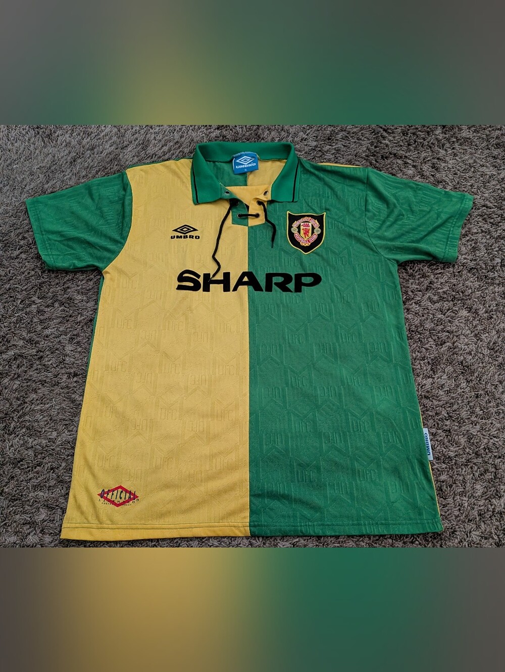 Umbro Manchester United Football Club Retro Yellow/Green Jersey Shirt Men's XL